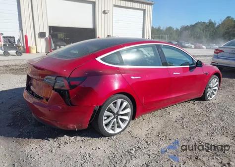 2018 Tesla Model 3 Long Range/Mid Range z USA, uszkodzony, nr VIN 5YJ3E1EA5JF011035